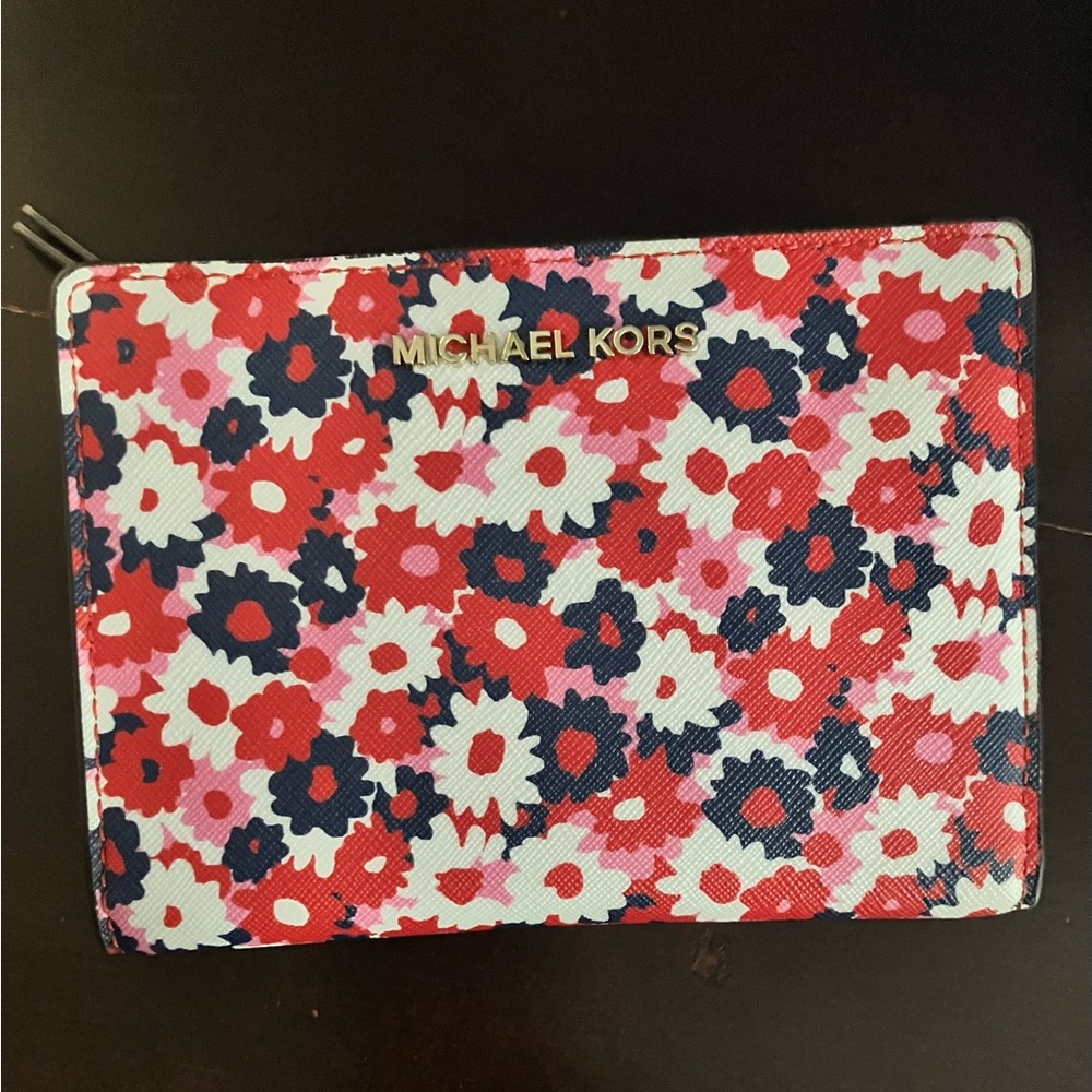 Michael Kors Carnation Medium Slim Wallet w/ removable Card Case 5.5"WX 4"HX 1"D
